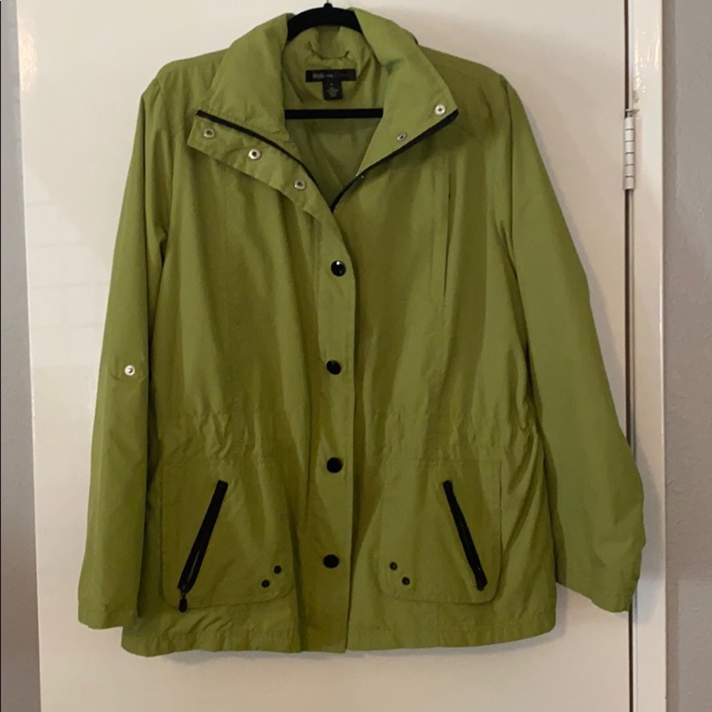 NWOT Green Light weight packable rain jacket
